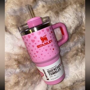 Stanley 20 oz Stainless SteelH2.0
FlowstateQuencher Tumbler -
Sweet Hearts